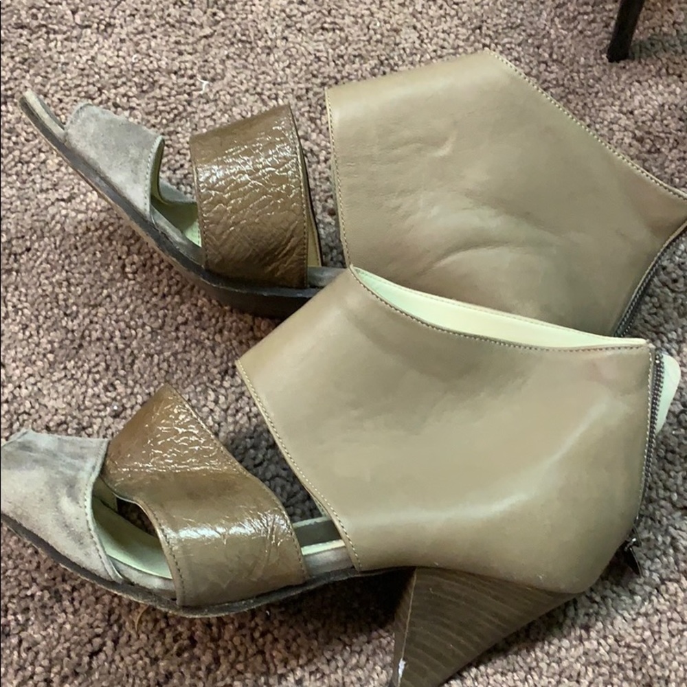 Shoes - Picture 3 of 3